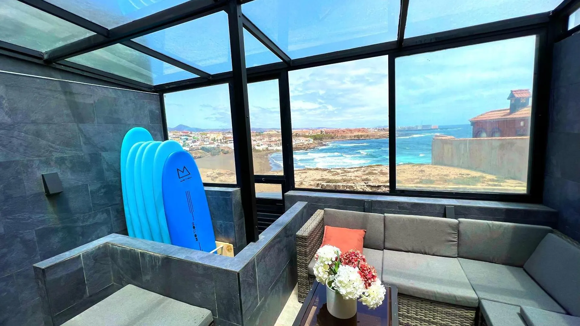 Villa Secret Surf House. Casa De Playa. Playa Del Hombre